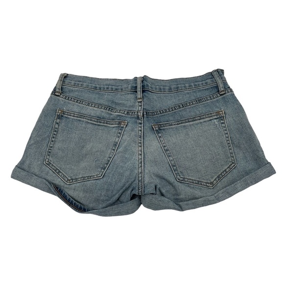 GAP 3" Denim Distressed Cuffed Hem Jean Shorts Size 27 Petite Women's - Picture 3 of 9